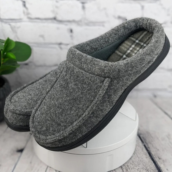 NEW Slippers gray faux wool, memory foam, washable, indoor outdoor, house shoes - Picture 1 of 9
